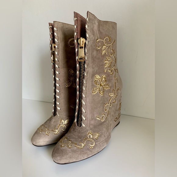 Beige Suede Leather Boots Made in Italy - Picture 2 of 5